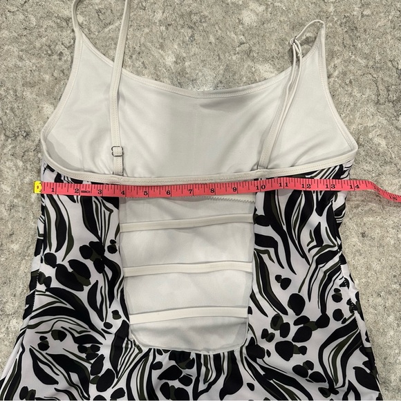 NWOT Women’s Hurley One Piece Swimsuit - Picture 8 of 14